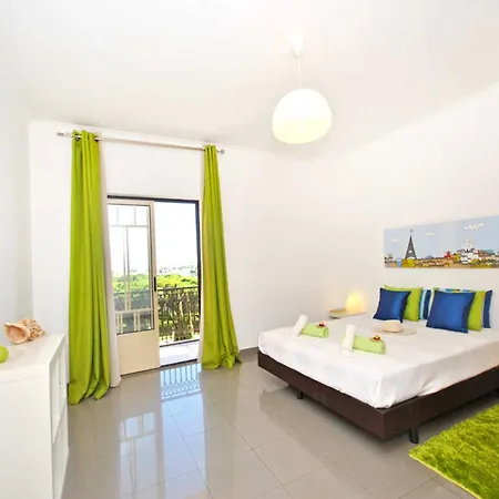 Apartment In Albufeira With Sea Beach *
